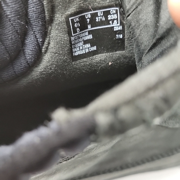 CLARKS Women's 7M Gilby Cherry Black Leather Snow Boot with Front Zipper - Picture 8 of 8